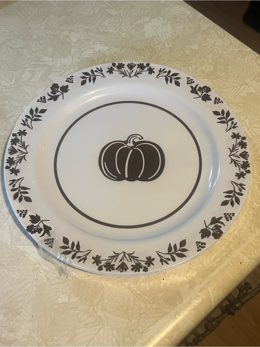 Decorative White Pumpkin Dinner plastic Plate